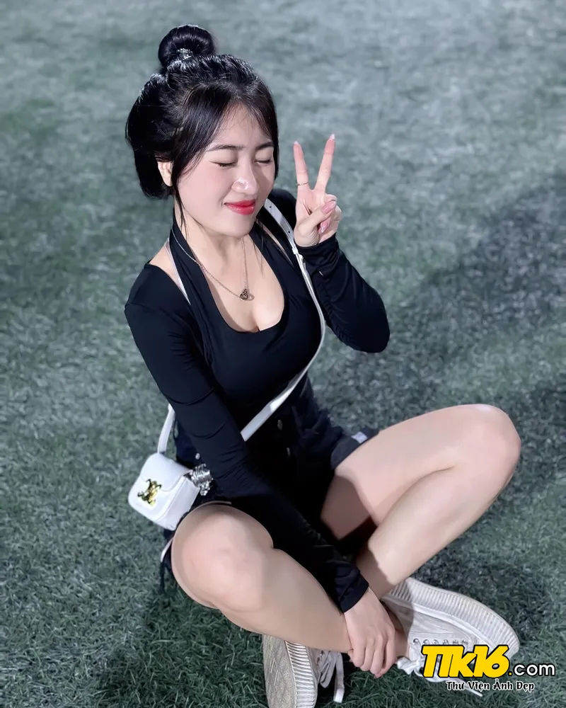 Ảnh Hạ Nhiên Gãy TV sexy 8