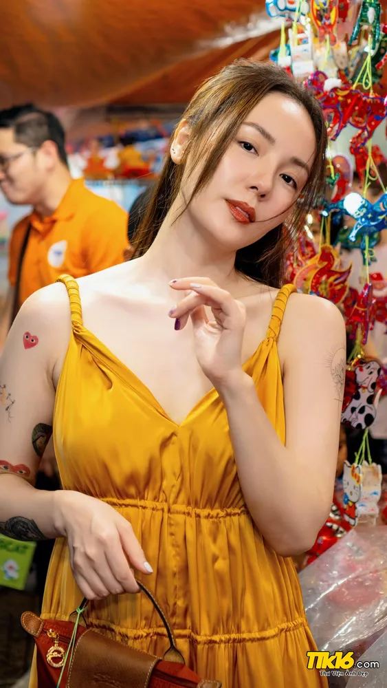 Ảnh ca sĩ Phương Linh sexy